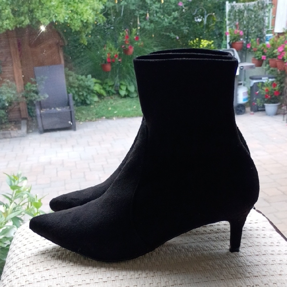 NWT.Carmen Salas Made In Spain Boots 38.us7.5